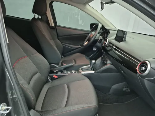 Mazda Touring edición carbón edition 1.5