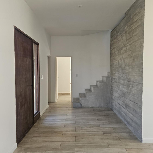 Casa En Venta En Barrio Barbarita, 3 Dormitorios Y Playroom