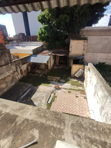 Edificio Para Consultorios / Oficinas
