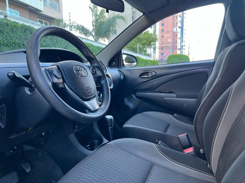 Imagem 9 de 12 de Toyota Etios Xs Sedan 1.5 Flex 16v 4p Aut. 2017/2018