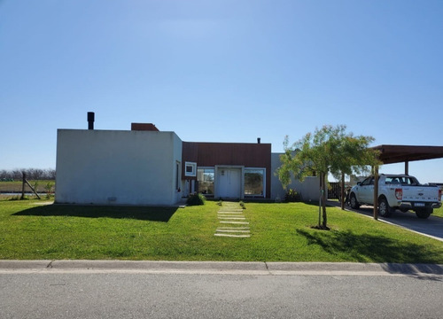 Casa En Alquiler Temporal - Jardin - Piscina Y Salida A Laguna Barrio San Sebatian