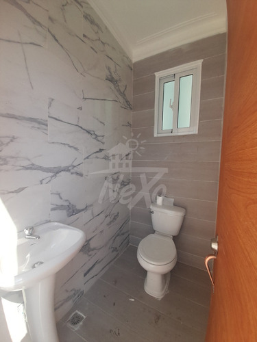 Imagen 8 de 25 de Casa Moderna De 2 Nivelesen Venta Con Terrazas Y Cocina Equipada, Santiago (jpc-221)