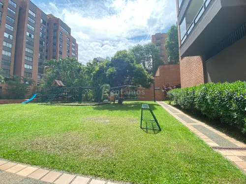 Apartamento En Venta En Los Balsos. Cod V776146