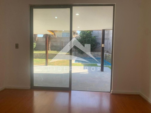 Condominio Camino Del Canelo - Alto Macul / Como Nueva
