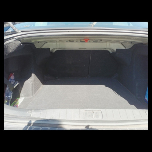 Imagen 15 de 21 de Peugeot 408 2011 1.6 Feline Hdi 115cv