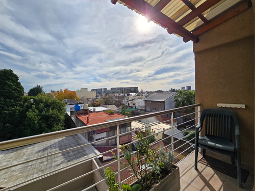 Departamento Con Balcón Y Cochera En Venta -villa Sarmiento
