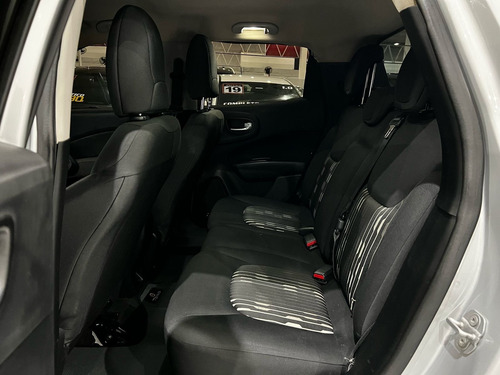 Fiat Toro 1.8 16v Freedom Flex 4x2 Aut. 4p