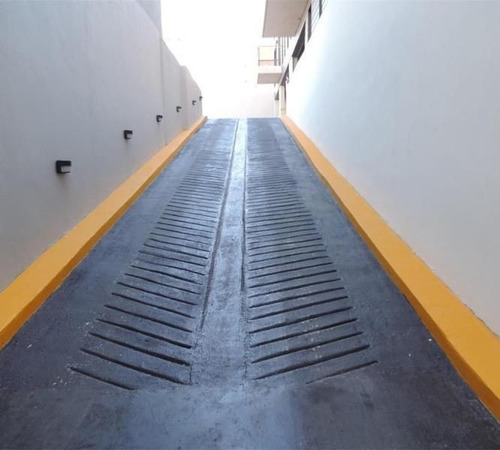 Imagen 2 de 5 de Cochera Descubierta Venta Villa Pueyrredón