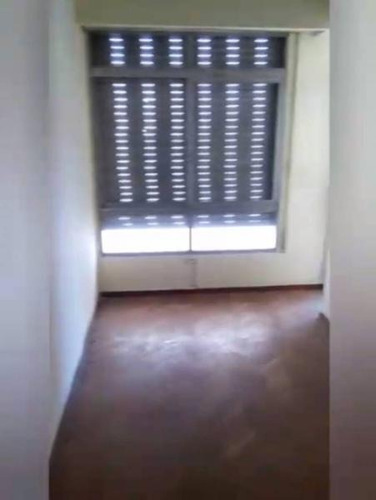 Imagen 8 de 13 de Departamento 3 Dormitorios C/ Cochera En Calle Italia Y San Lorenzo A Pasos De Bv. Oroño Y El Rio