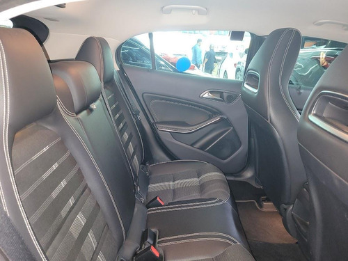 Imagem 9 de 12 de Mercedes Benz Gla-200 Gla 200 Advance 1.6/1.6 Tb 16v Flex A