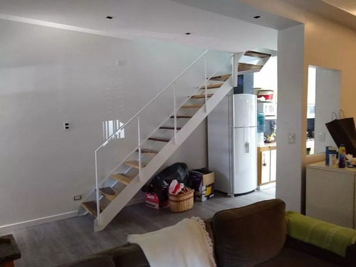 Escalera En Hierro Y Madera