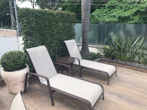 Imagem 3 de 8 de Kit Jogo De Mesa Cadeiras Espreguiçadeiras + Mesinha Jardim