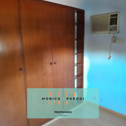 Casa En Venta Con Departamento Y Pileta Zona Centro De Moreno