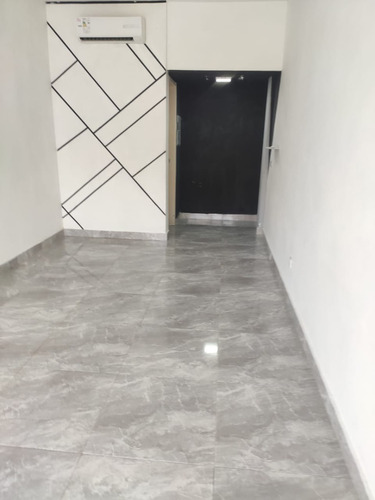 Cl - 02 - Mv- Venta Local Comercial Remodelado En C.c Paraparal Plaza