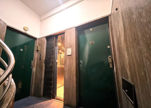 Vendo Impecable!!!! 2 Amb Cocina Baño Tribunales/ San Nicolas. Acceso A Todos Los Medios De Transportes