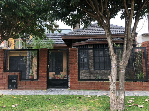 Imagen 2 de 16 de Casa En Venta En Platanos