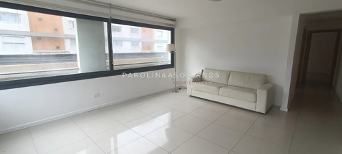 Apartamento En Venta De 3 Dormitorios En Torres Barcelona, Punta Del Este.