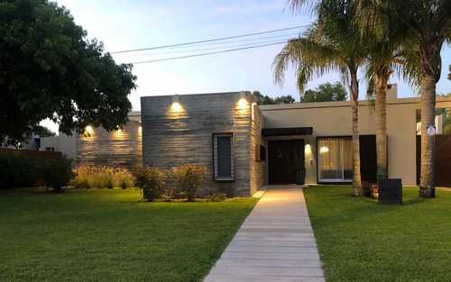 Casa En Venta, 4 Dormitorios, Rincón Del Indio