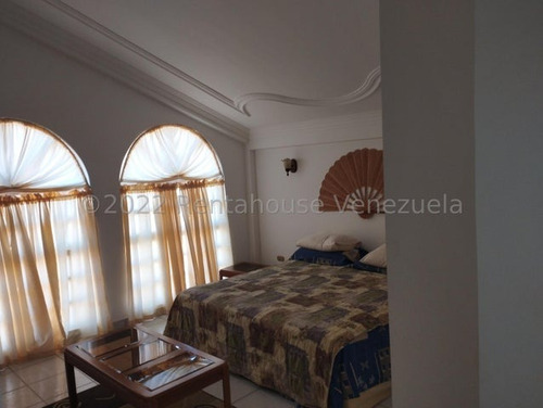 Venta De Townhouse En Los Robles Margarita Venezuela