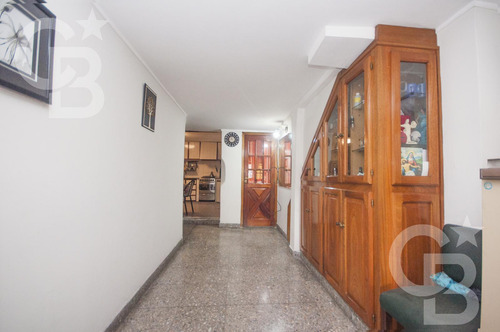 Ph 5 Ambientes Con Cochera Y Entrada Independiente En Monserrat
