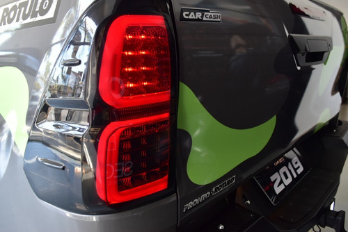 Imagen 17 de 25 de Toyota Hilux 2.8 Srv 4x4 Aut - Car Cash