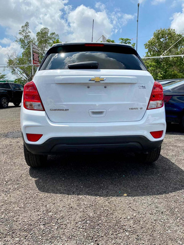 Imagen 2 de 8 de Chevrolet Trax 2018 1.8 Lt At
