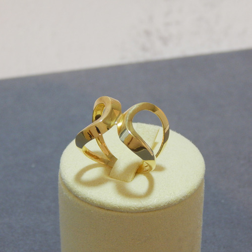 Anel Feminino Em Ouro 18k Vistoso Largo Aros Curvados Em X