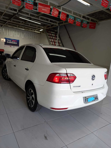 Imagem 2 de 8 de Volkswagen Voyage 2014 1.0 Tec Total Flex 4p