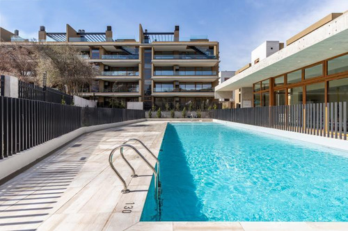 Impecable Con Jardin / No Perimetral Semi Nuevo