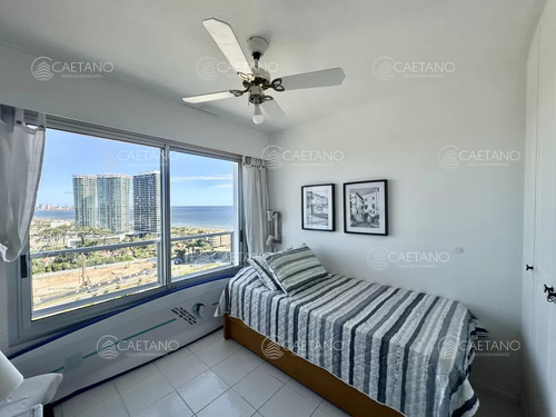 Venta Apartamento 3 Dormitorios. Playa Mansa, Punta Del Este.