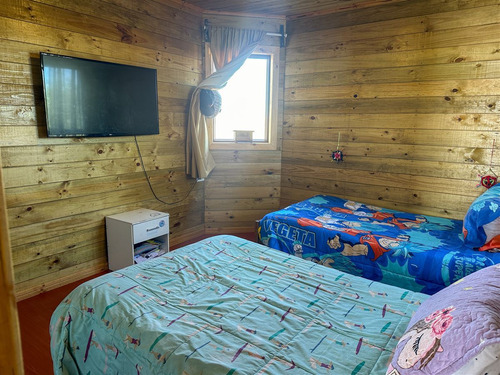 Casa A Pasos De La Playa En Pichilemu, 6 Dormitorios