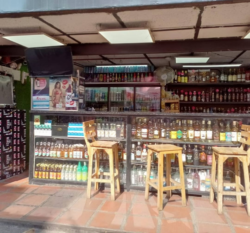 Se Vende Fdo De Comercio Licoreria En Catia Bb