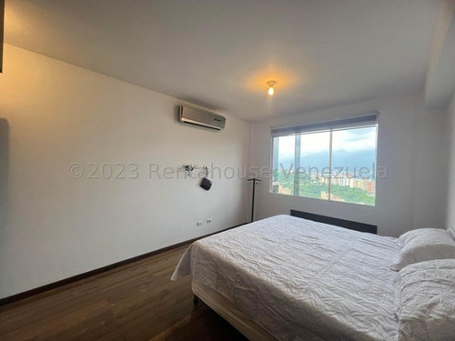 Apartamento En Alquiler En Lomas Del Sol 150mt2 3d 2b 3p