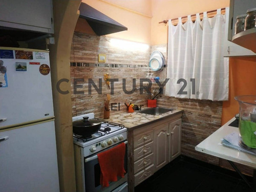 Imagen 4 de 11 de Ph Tipo Casa 3 Amb Con Local V. Ballester