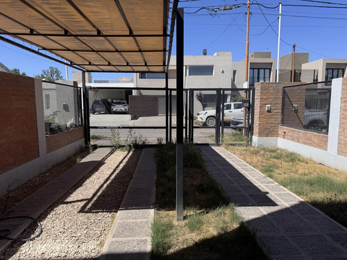 Vende Duplex En B° Rincon Lindo , Cipolletti