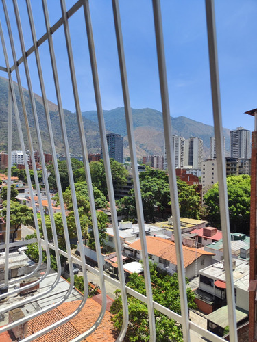 Apartamento En La Avenida Rómulo Gallegos