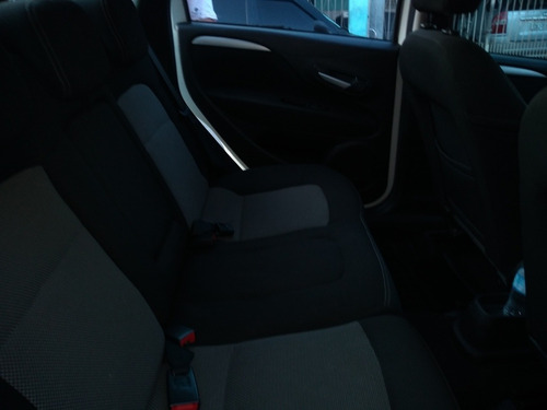 Fiat Linea 2015 1.8 16v Essence Flex 4p