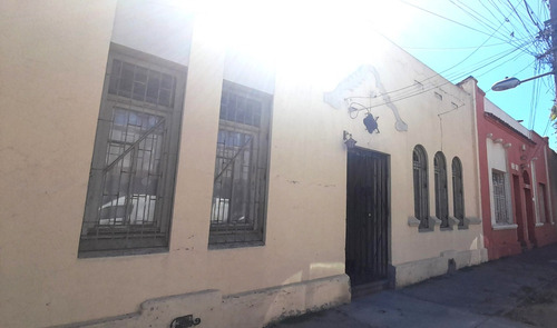 Linda Casa En Barrio Residencial Santiago