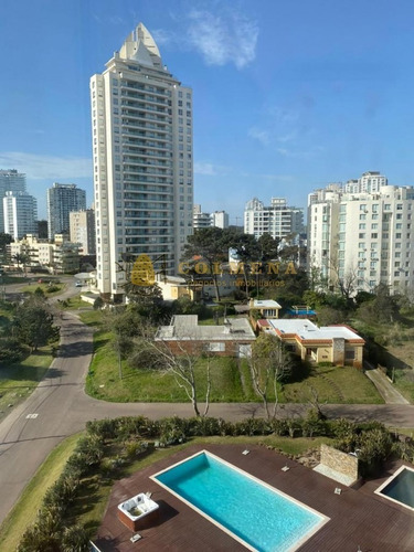 Muy Buen Depto Con Los Mejores Servicios En Playa Brava!!- Ref: 4752