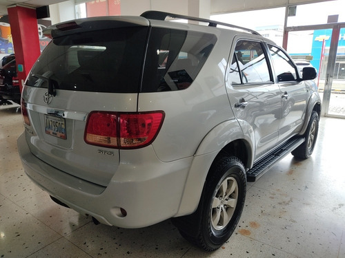 Imagen 4 de 12 de Toyota Fortuner Sr5