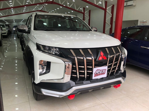 Imagen 10 de 12 de Mitsubishi L200