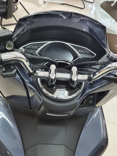 Imagem 4 de 8 de Honda Pcx150 Abs 3 Anos De Garantia + 7 Troca De Óleo