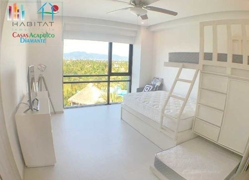 Imagen 6 de 14 de Cad La Isla Ibiza G5. Terraza Con Vista A Albercas Y Al Mar