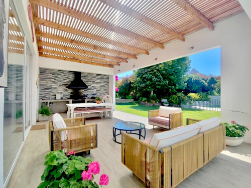 Interesante Casa En Marbella Con Vista
