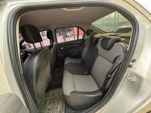 Renault Logan 1.6 Privilege / Intens