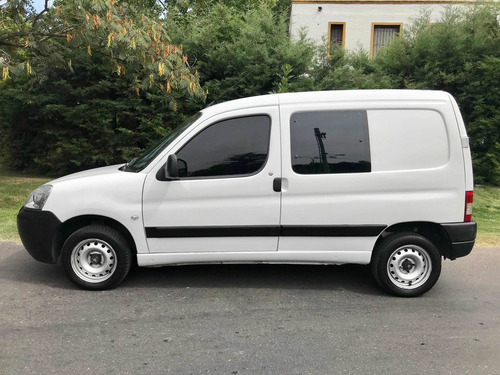 Peugeot Partner 1.4 Furgon Vidriado 5as 2016 G Pfaffen Autos