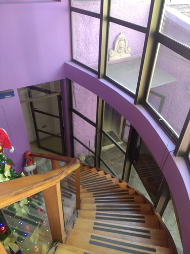 Amplia, Cómoda Y Sólida Casa En Venta En Calle 2 Norte.