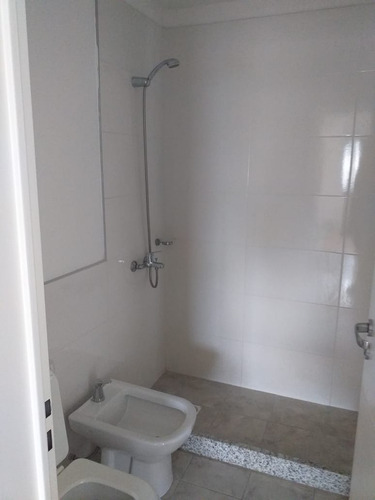 Depto. De Un Dormitorio Y Medio En Venta En Jacinto Rios 42