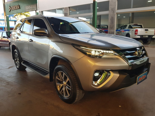 Imagem 3 de 13 de Sw4 Srx 2.8 Diesel 4x4 Automatico 7lugares 2019/2019 Prata