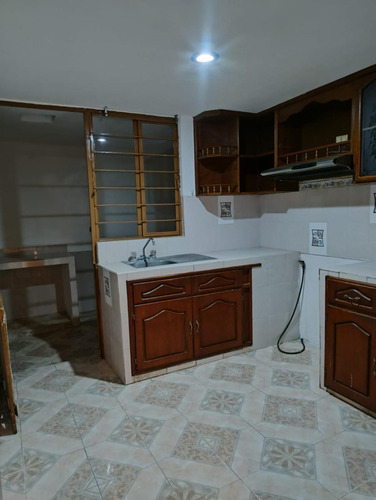 Amplia Casa En Privada Segura